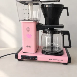 Second-hand Moccamaster Technivorm KBG filter coffee maker in pink with glass carafe and brew basket